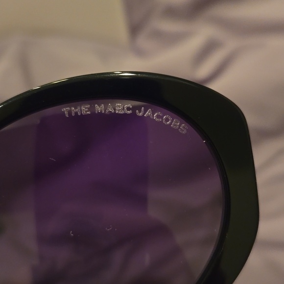 Marc Jacobs oval black Sunglasses brand new in case main image 10